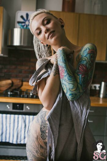 219983 - Suicide Girls
