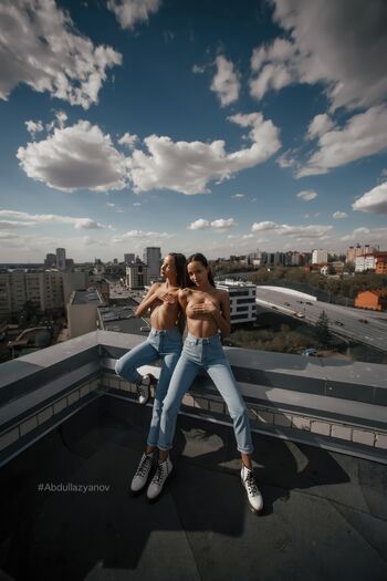 Adelalinka Twins