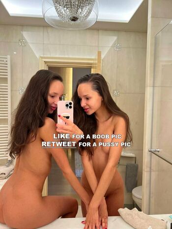 Adelalinka Twins