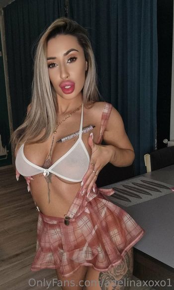 adelinaxoxo1