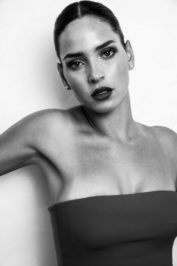 Adria Arjona
