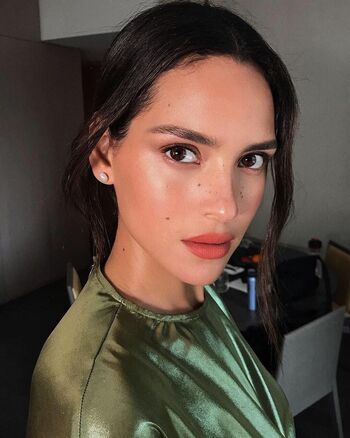 Adria Arjona