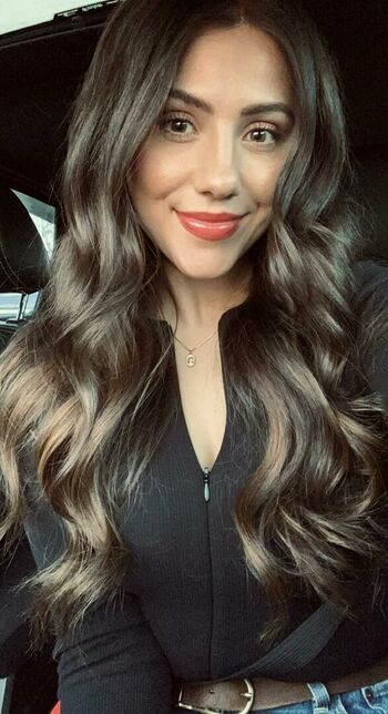 Adriana_Mae