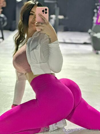 adriianne