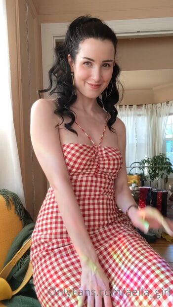 Aella_Girl