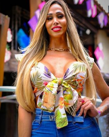 Agatha Ferraz