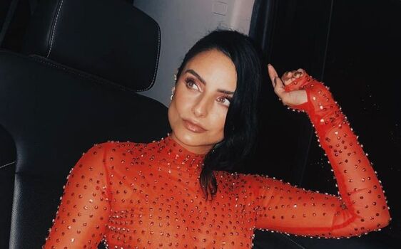 Aislinn Derbez