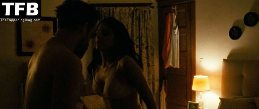 Aislinn Derbez