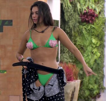 Alane Dias