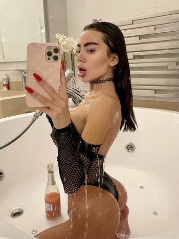 Alena Omovych