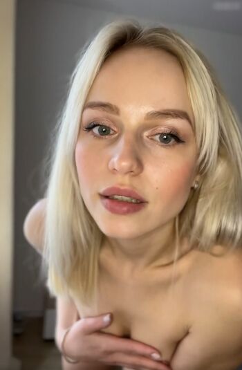 Alexa Gray
