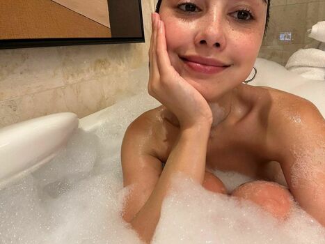 Alexa Mansour