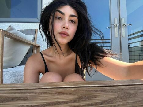 Alexa Mansour