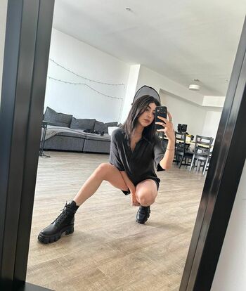 Alexa Mansour