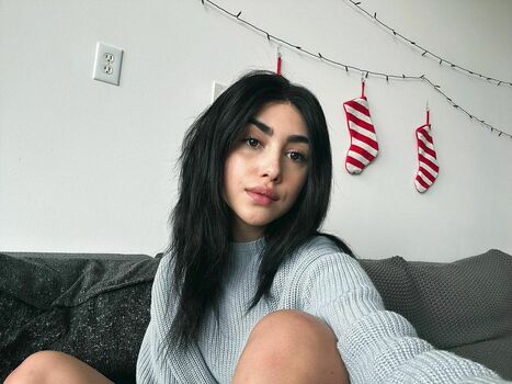 Alexa Mansour