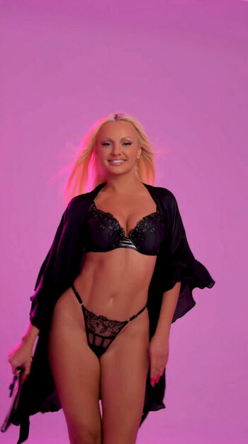 Alexandra Stan