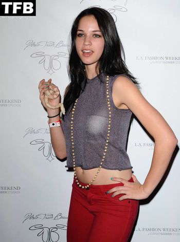 Alexis Knapp