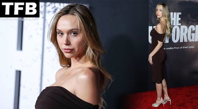 Alexis Ren