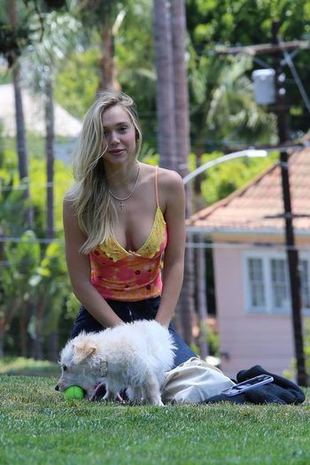 Alexis Ren