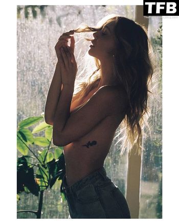 Alexis Ren