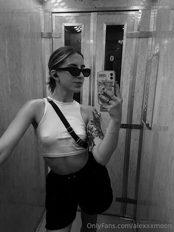 alexxxmoon