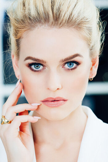 Alice Eve
