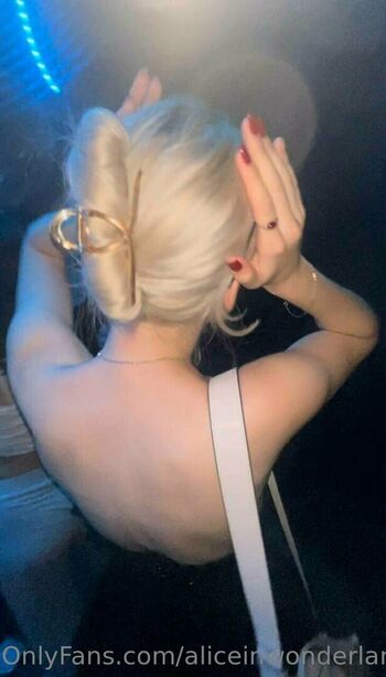 aliceinwonderland_xo