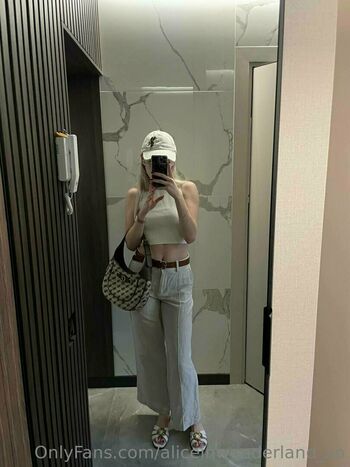 aliceinwonderland_xo