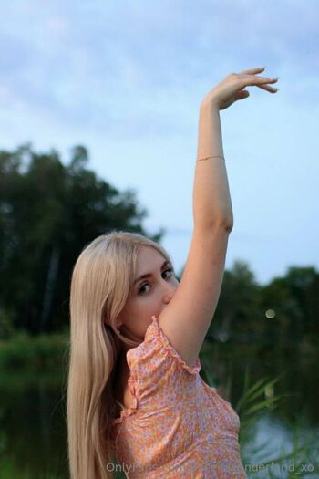 aliceinwonderland_xo