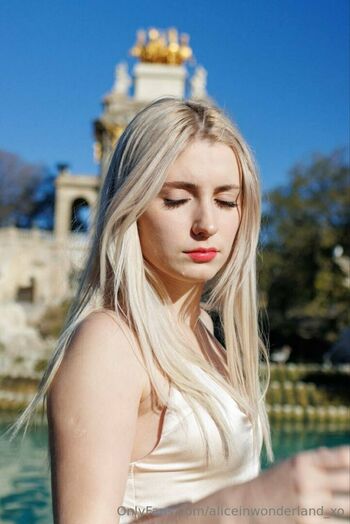aliceinwonderland_xo