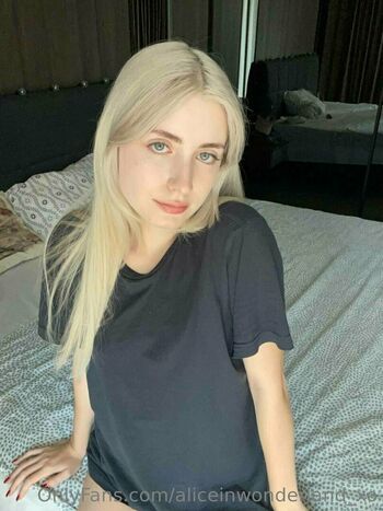 aliceinwonderland_xo