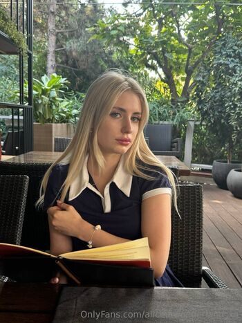 aliceinwonderland_xo