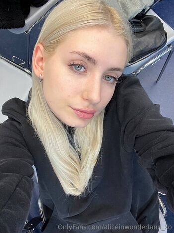 aliceinwonderland_xo