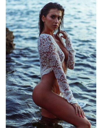 Alicelacombe_off