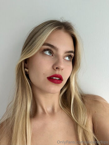 aliceredlips