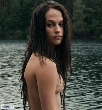 Alicia Vikander