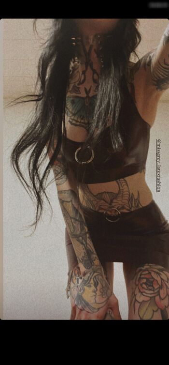 Alina Benson/Alinabnsn