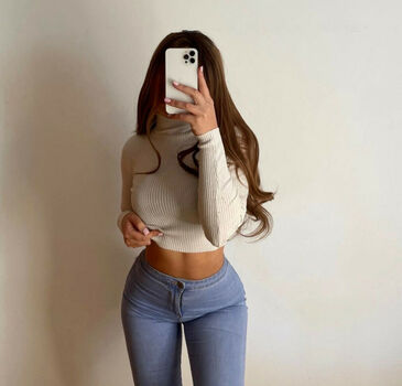 alina-leona