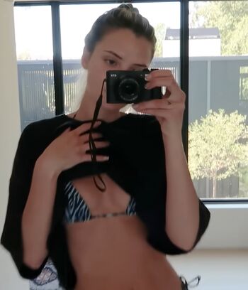 Alissa Violet