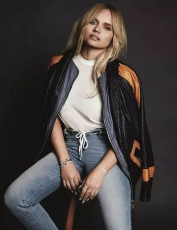 Alli Simpson