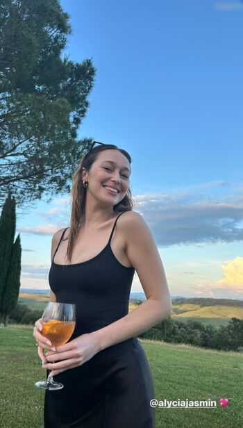 Alycia Debnam Carey