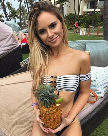 Amanda Stanton