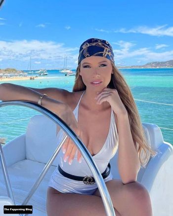 Amandine Petit