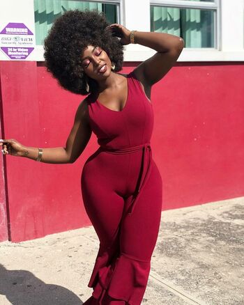 Amara La Negra
