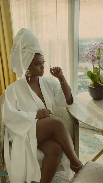 Amara La Negra