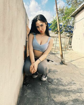 Amateur Latina Lazlye