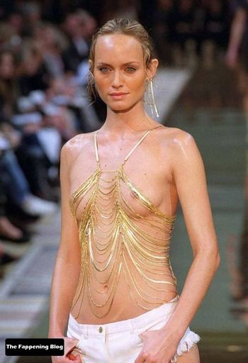 Amber Valletta