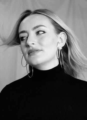 Amelia Dimoldenberg