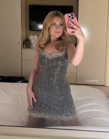 Amelia Dimoldenberg