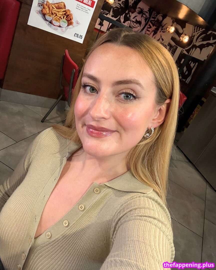 Amelia Dimoldenberg